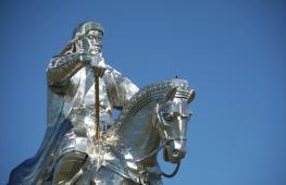 Статуя чингисхана в монголии - крупнейшая конная статуя в мире История появления монумента